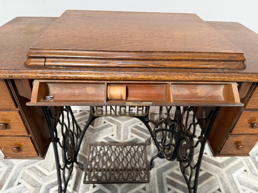 Antique Singer Treadle Sewing Machine with Oak Cabinet (Needs New Belt) 36W X 17D X 31H [Photo 5]