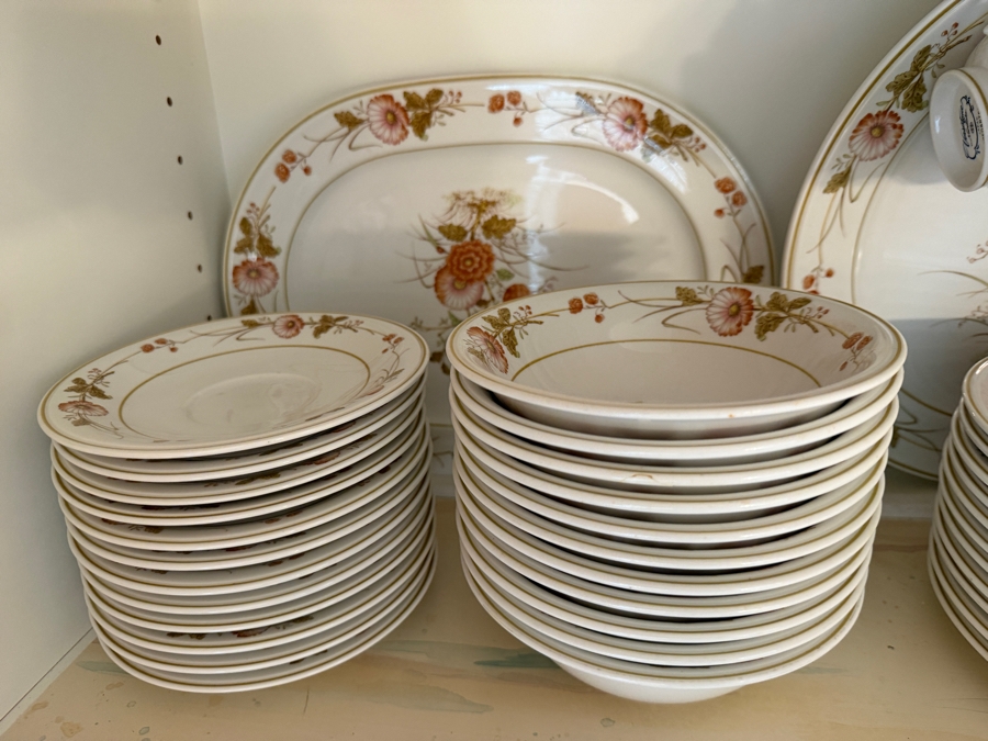 Just Added - Versatone by Noritake Hofgarten Pattern Approximate Service for 12 Made in Japan [Photo 4]