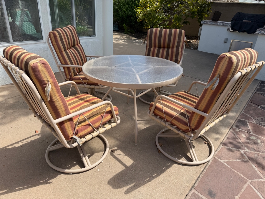 Just Added - Outdoor Patio Furniture Set With 42' Round Table and (4) Swivel Chairs [Photo 2]