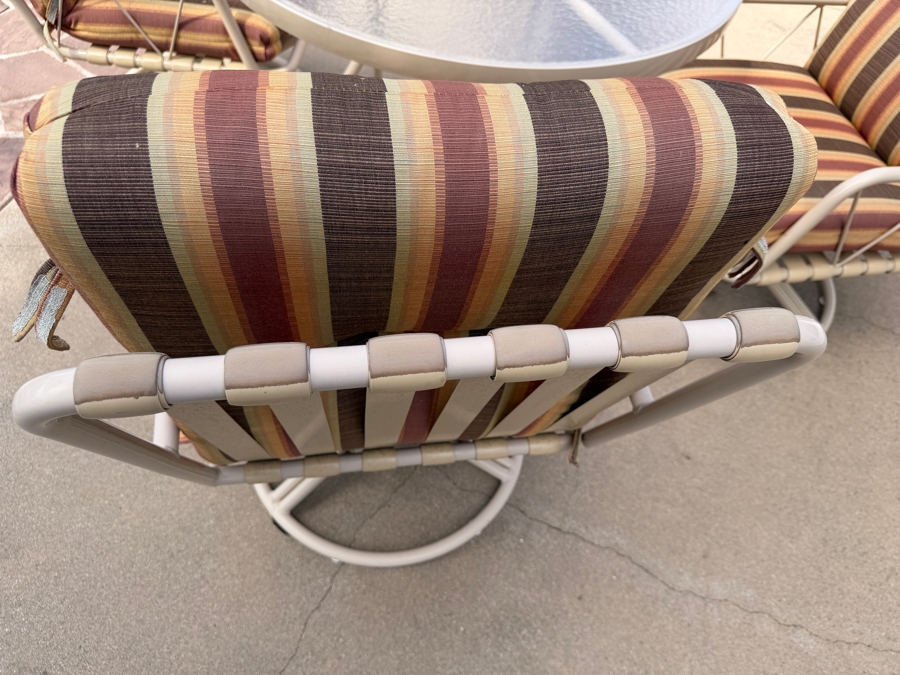 Just Added - Outdoor Patio Furniture Set With 42' Round Table and (4) Swivel Chairs [Photo 6]