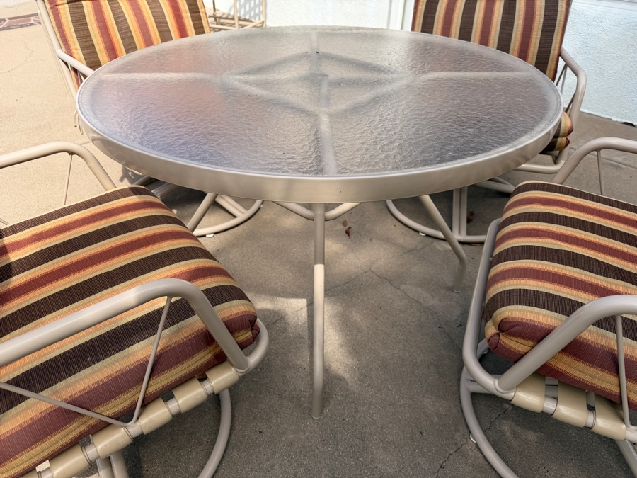 Just Added - Outdoor Patio Furniture Set With 42' Round Table and (4) Swivel Chairs [Photo 5]