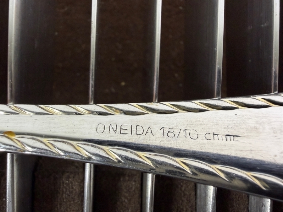 Just Added - Oneida Stainless Steel Flatware Set Approximate Service for 12 [Photo 5]