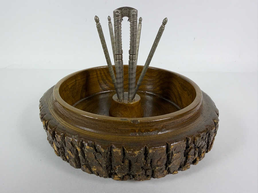 Just Added - Vintage Ellwood Rusticware Handcrafted Wooden Nut Bowl 8'W [Photo 2]