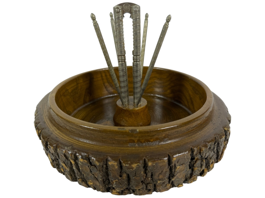 Just Added - Vintage Ellwood Rusticware Handcrafted Wooden Nut Bowl 8'W