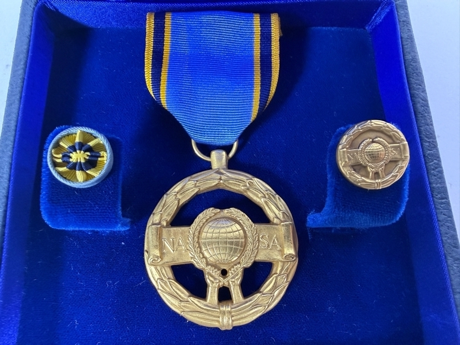 Just Added - RARE Vintage 1975 NASA Exceptional Service Medal in Original Box with Framed NASA Signed Certificate Presented to Robert C. Tausworthe with Original 1975 NASA Annual Awards Ceremony Program Presenting the Award to Dr. Tausworthe [Photo 5]