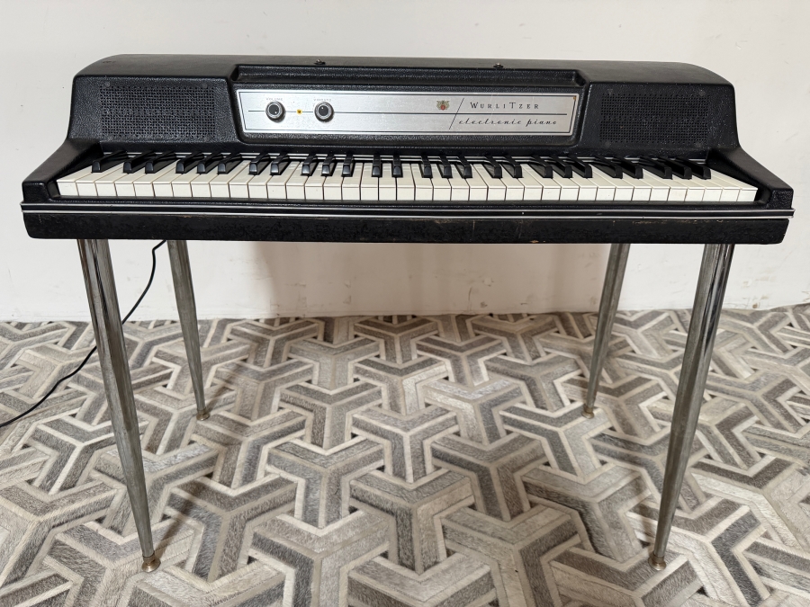 Vintage 1979 Wurlitzer 200A Electric Piano 135435L with Sustain Pedal from Wade Norton's Personal Collection [Photo 2]