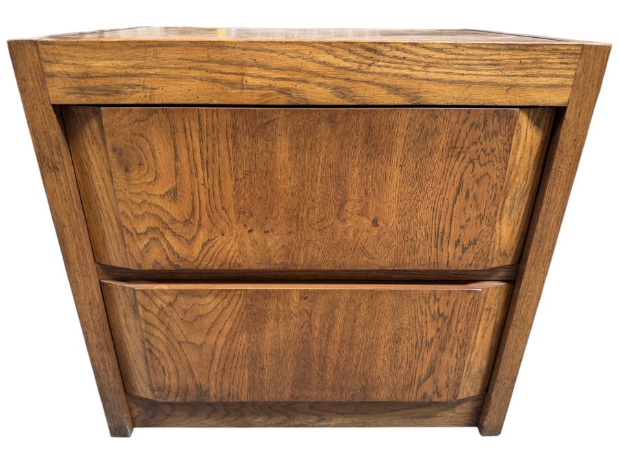 Just Added - Huntley By Thomasville Woodrun Collection Vintage Oak 2-Drawer Nightstand