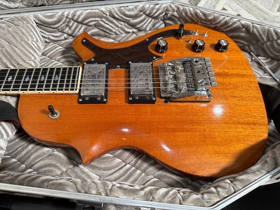 Vintage 1974 BC Rich Seagull Electric Guitar 408033 Famously Used on Stage by a Young Jeff Healey with First-Generation Hardshell Coffin Case from Wade Norton's Personal Collection [Photo 8]