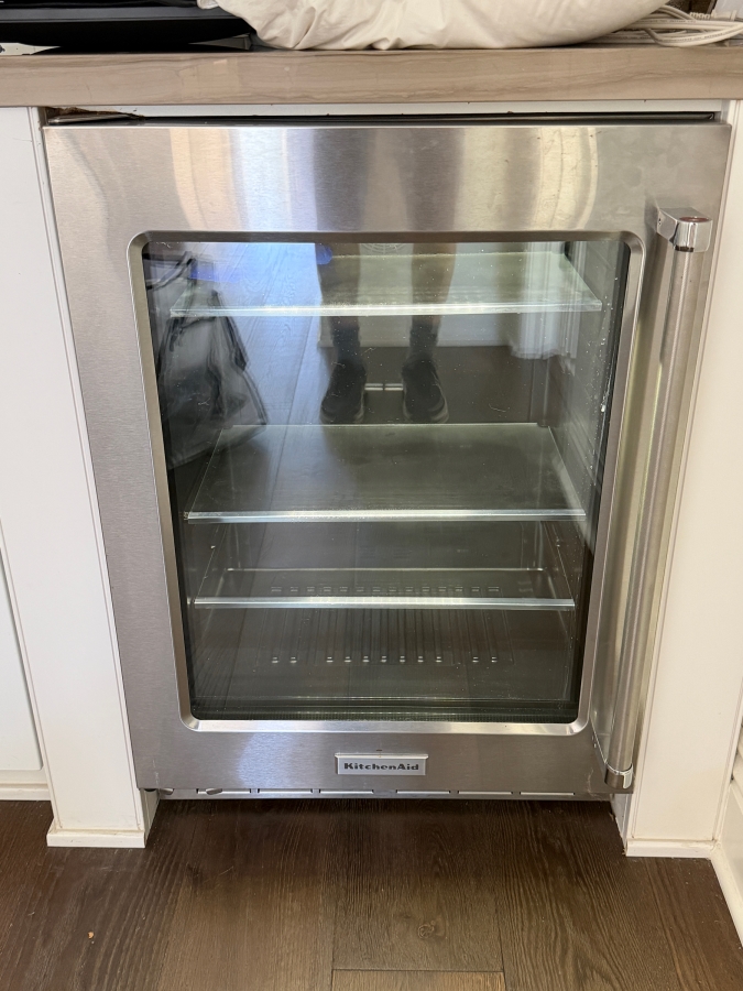 KitchenAid 24-Inch Undercounter Compact Beverage Refrigerator With Glass Door Model KURL304ESS01 Retail $2,299