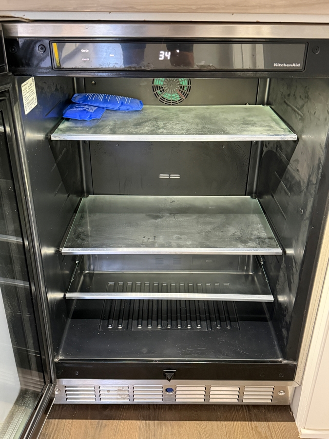 KitchenAid 24-Inch Undercounter Compact Beverage Refrigerator With Glass Door Model KURL304ESS01 Retail $2,299 [Photo 5]