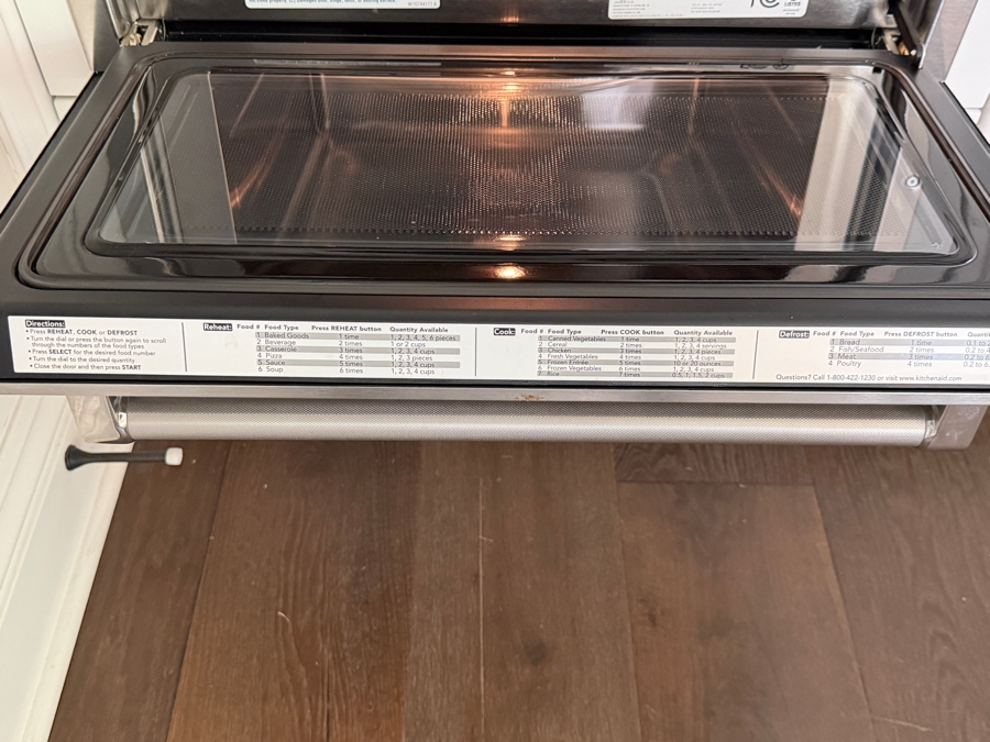 KitchenAid 24-Inch Built-In Microwave Oven With Stainless Steel Frame Trim Kit Model KMBS104ESS02 Retail $1,949 [Photo 6]