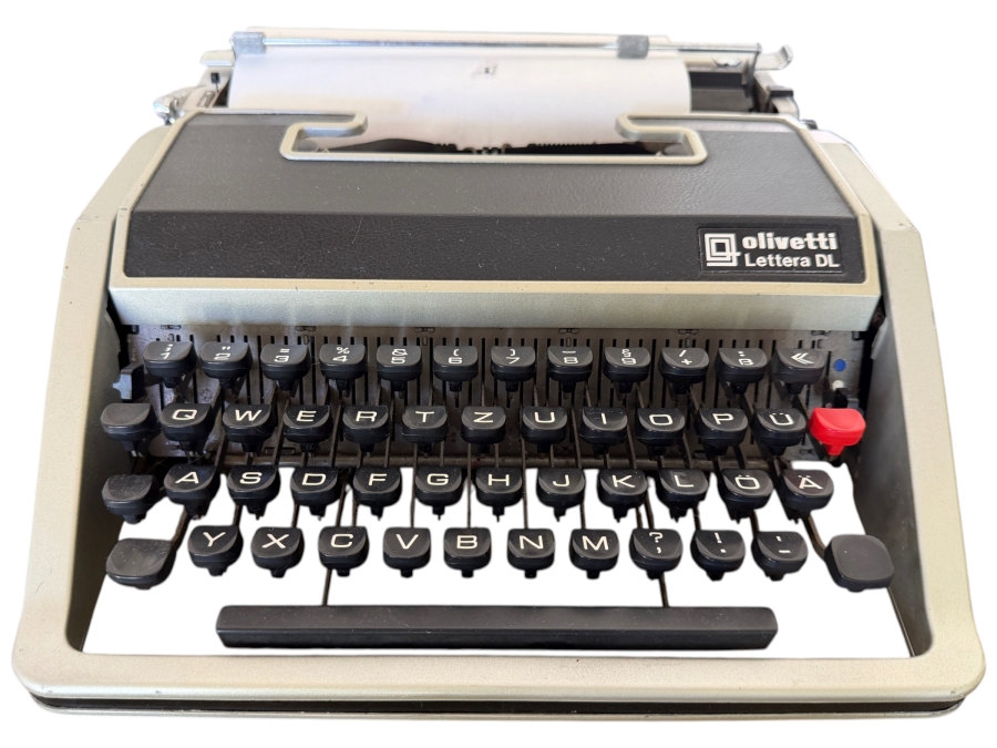 Vintage 1960s Olivetti Lettera DL Manual Portable Typewriter Designed By Ettore Sottsass