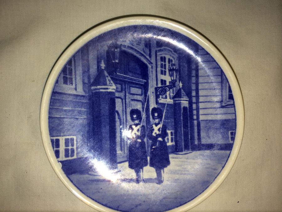(4) Denmark Small Decorative Plates [Photo 3]