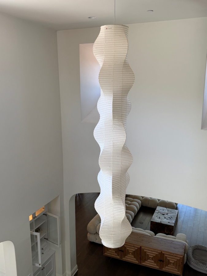 Vintage Isamu Noguchi For Ozeki Akari 33N Washi Paper Wavy Column Pendant Light Sculpture [Photo 3]