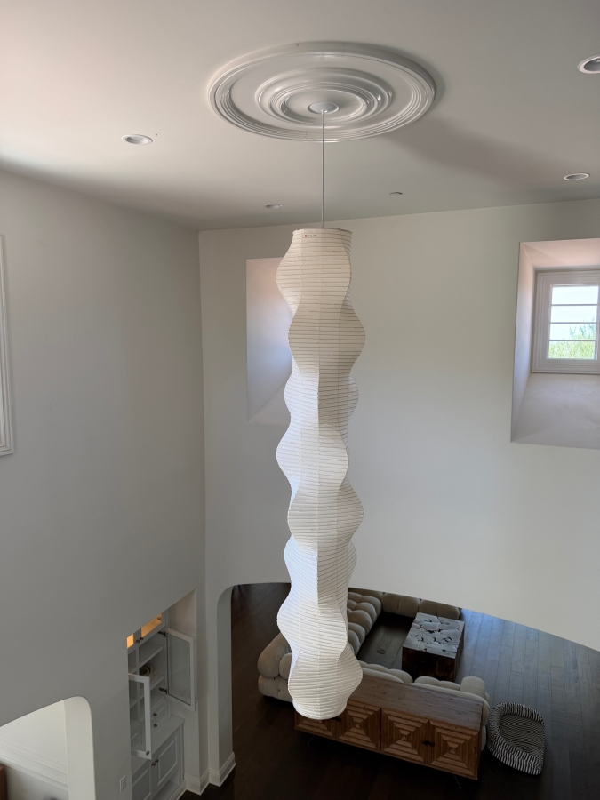 Vintage Isamu Noguchi For Ozeki Akari 33N Washi Paper Wavy Column Pendant Light Sculpture