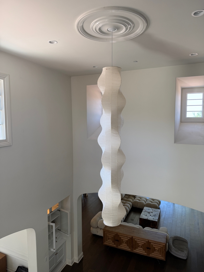 Vintage Isamu Noguchi For Ozeki Akari 33N Washi Paper Wavy Column Pendant Light Sculpture [Photo 2]