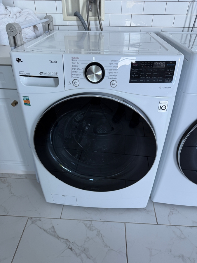 LG ThinQ Smart Front-Load Laundry Suite Featuring the LG WM4000HWA Washer and Matching LG DLGX4001W Gas Dryer Retails $1,800 [Photo 3]