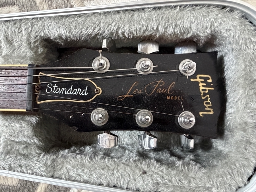 Vintage 1975 Gibson Les Paul Deluxe Standard Electric Guitar - Back Autographed by Lemmy from Motorhead and a Faded John Fogerty of CCR Autograph from Wade Norton's Personal Collection - This Guitar Has Been Used on Many Records and Shows [Photo 9]