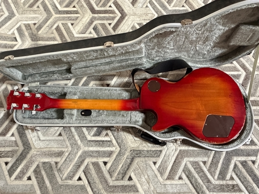 Vintage 1975 Gibson Les Paul Deluxe Standard Electric Guitar - Back Autographed by Lemmy from Motorhead and a Faded John Fogerty of CCR Autograph from Wade Norton's Personal Collection - This Guitar Has Been Used on Many Records and Shows [Photo 13]