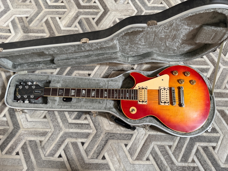 Vintage 1975 Gibson Les Paul Deluxe Standard Electric Guitar - Back Autographed by Lemmy from Motorhead and a Faded John Fogerty of CCR Autograph from Wade Norton's Personal Collection - This Guitar Has Been Used on Many Records and Shows [Photo 5]