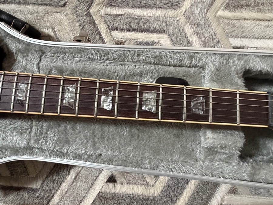 Vintage 1975 Gibson Les Paul Deluxe Standard Electric Guitar - Back Autographed by Lemmy from Motorhead and a Faded John Fogerty of CCR Autograph from Wade Norton's Personal Collection - This Guitar Has Been Used on Many Records and Shows [Photo 11]