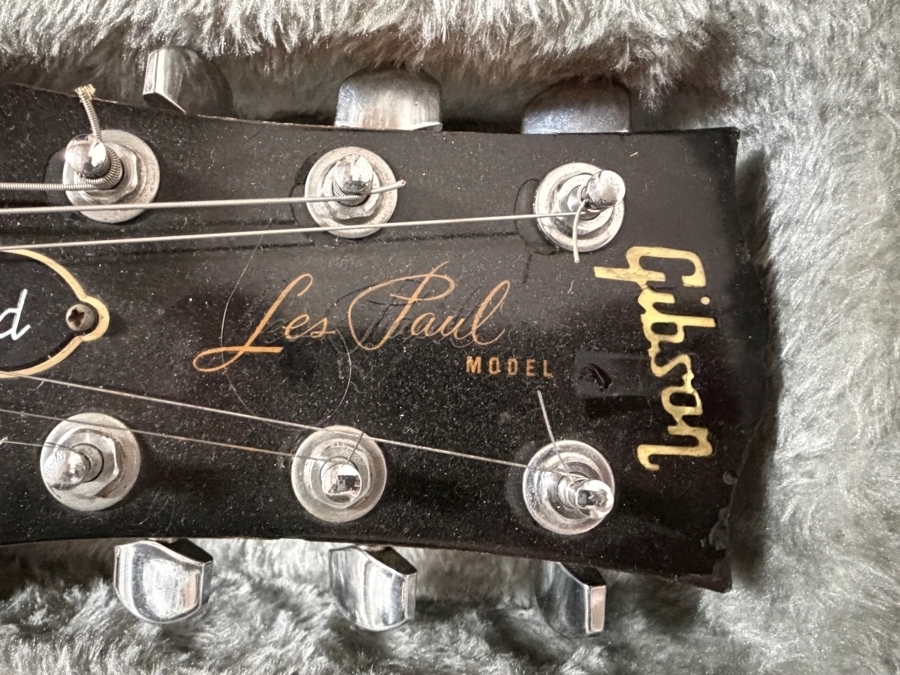 Vintage 1975 Gibson Les Paul Deluxe Standard Electric Guitar - Back Autographed by Lemmy from Motorhead and a Faded John Fogerty of CCR Autograph from Wade Norton's Personal Collection - This Guitar Has Been Used on Many Records and Shows [Photo 10]