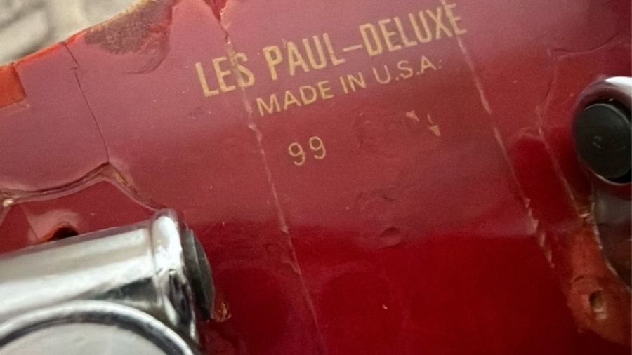 Vintage 1975 Gibson Les Paul Deluxe Standard Electric Guitar - Back Autographed by Lemmy from Motorhead and a Faded John Fogerty of CCR Autograph from Wade Norton's Personal Collection - This Guitar Has Been Used on Many Records and Shows [Photo 18]