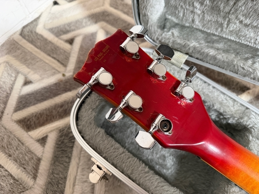 Vintage 1975 Gibson Les Paul Deluxe Standard Electric Guitar - Back Autographed by Lemmy from Motorhead and a Faded John Fogerty of CCR Autograph from Wade Norton's Personal Collection - This Guitar Has Been Used on Many Records and Shows [Photo 21]