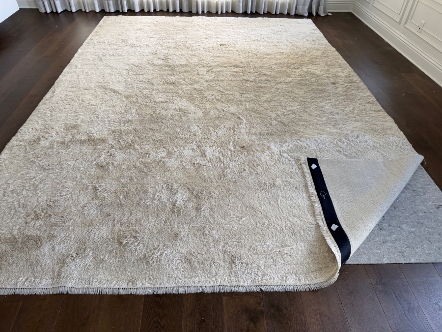 Woven Area Rug 122' X 170' [Photo 2]