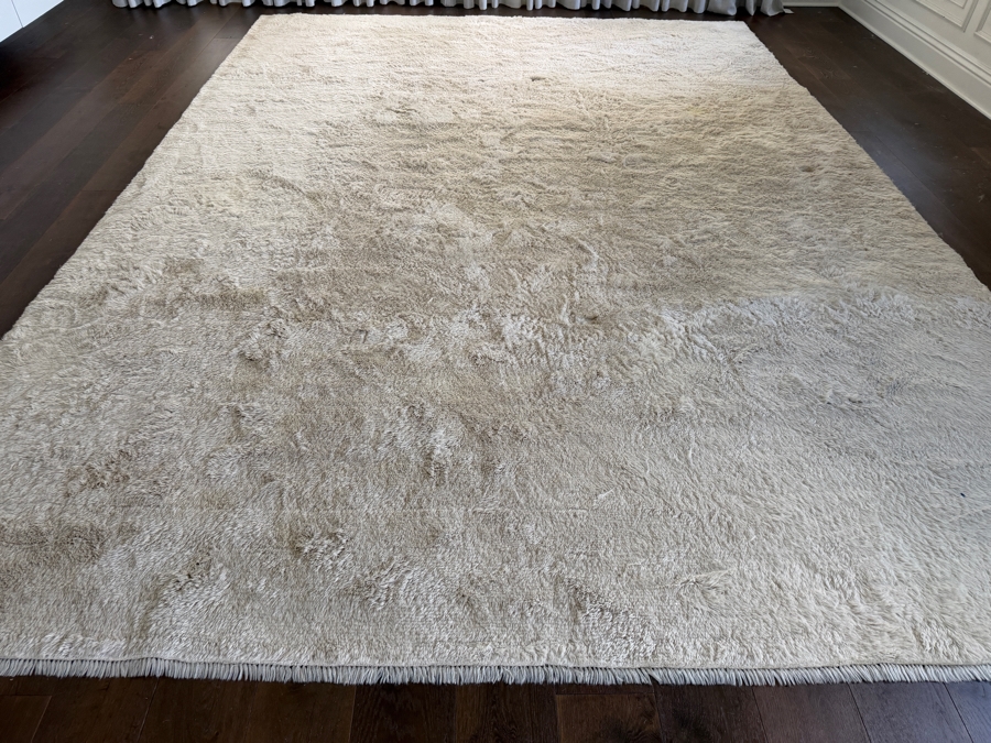 Woven Area Rug 122' X 170' [Photo 5]