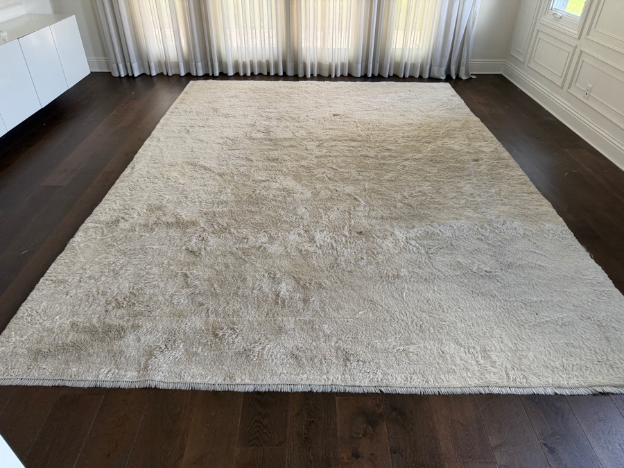 Woven Area Rug 122' X 170' [Photo 4]
