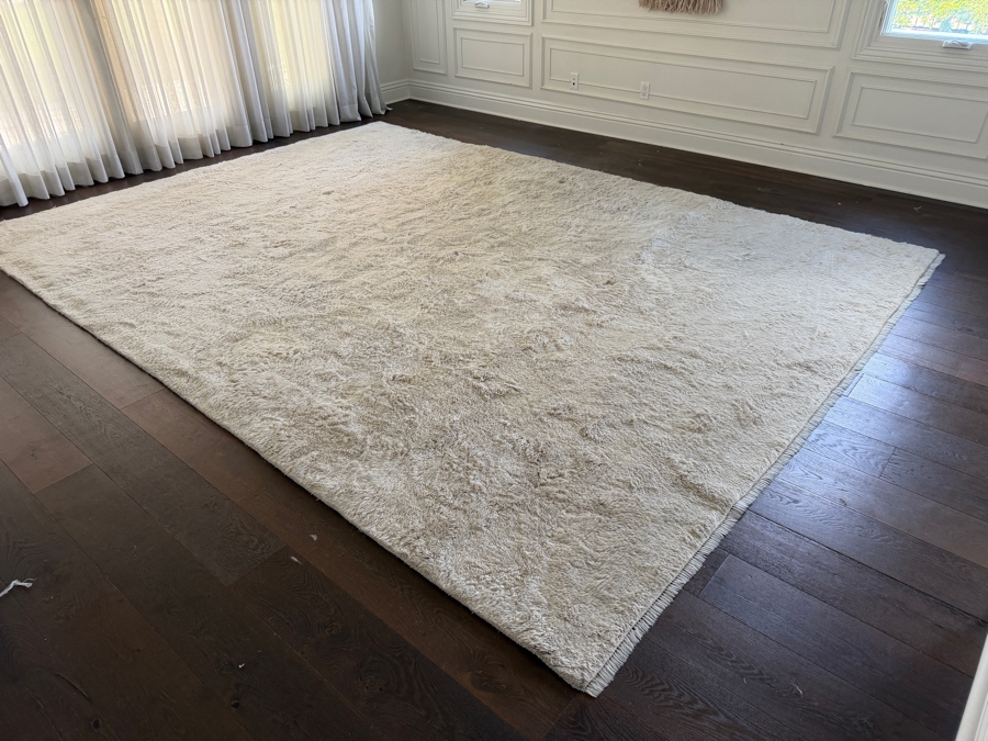 Woven Area Rug 122' X 170' [Photo 6]