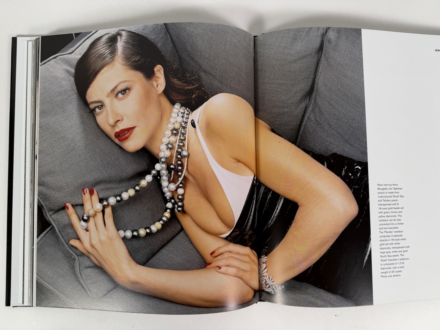 Just Added - Hardcover Book Chanel: Collections and Creations Published by Thames & Hudson [Photo 4]