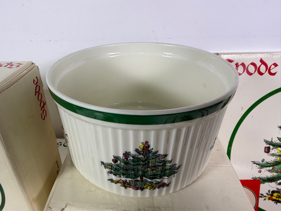 Just Added - Lot of Spode Christmas Tree Plates, Bowls, Glasses and Cups [Photo 7]