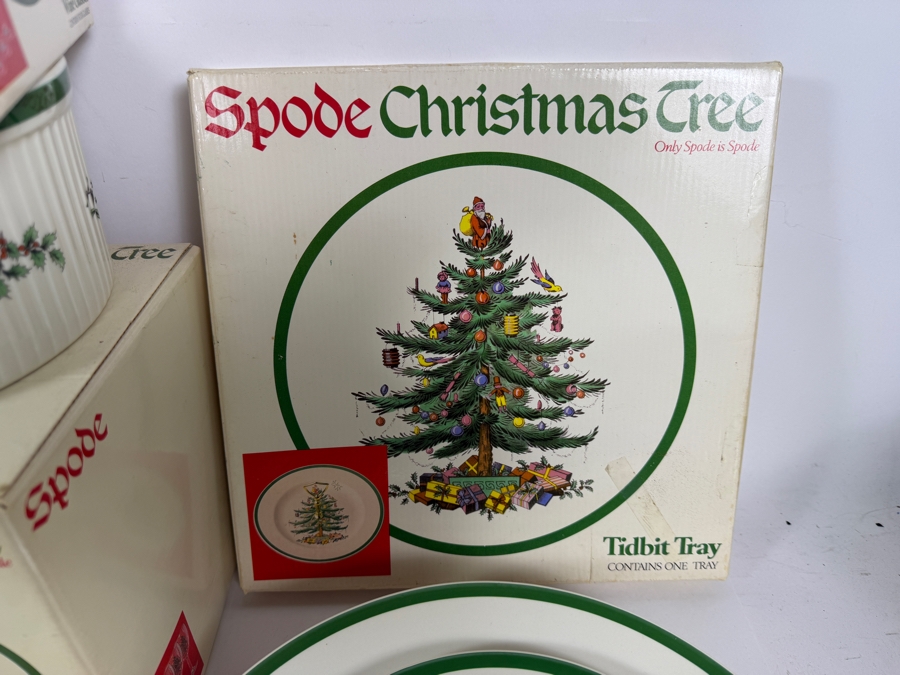 Just Added - Lot of Spode Christmas Tree Plates, Bowls, Glasses and Cups [Photo 5]