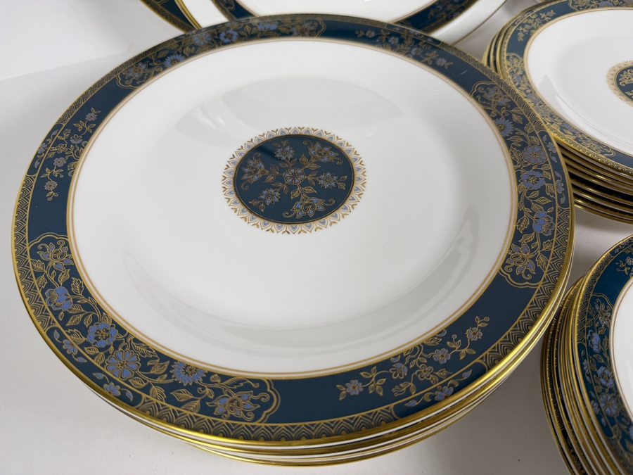 Just Added - Royal Doulton English Fine Bone China Set Carlyle Pattern H 5018 [Photo 2]