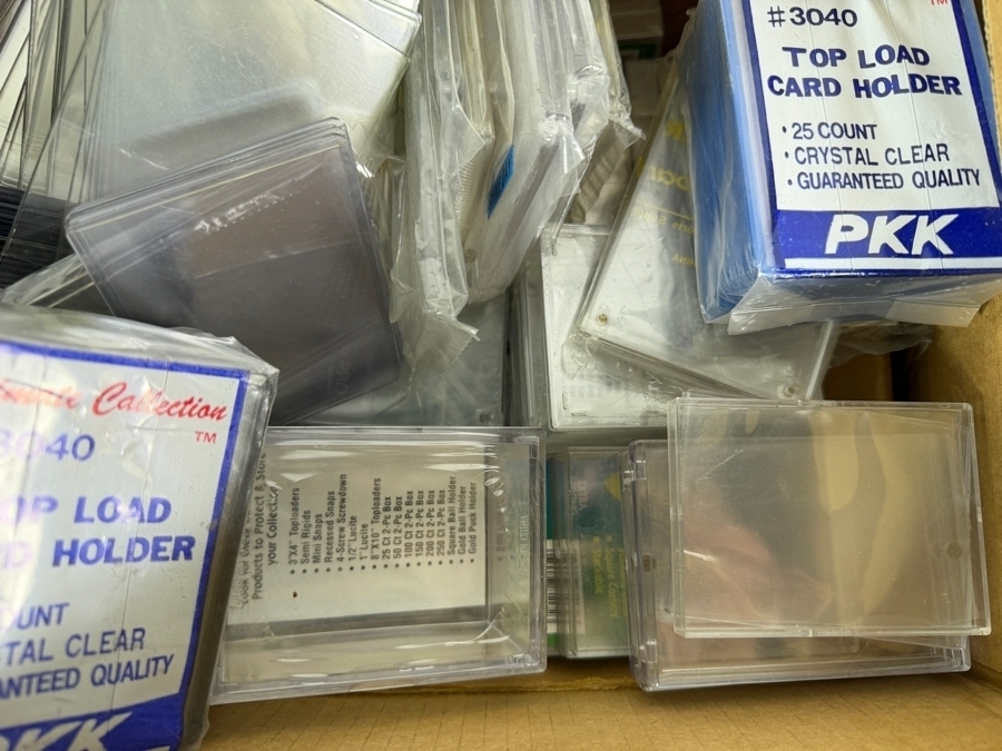 New Trading Card Holders and Plastic Boxes for Storing Cards [Photo 3]