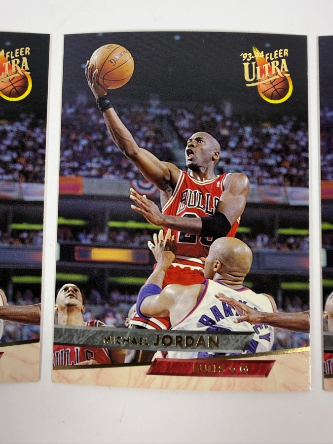 (3) 1993-1994 Fleer Ultra Michael Jordan #30 Basketball Trading Cards [Photo 3]