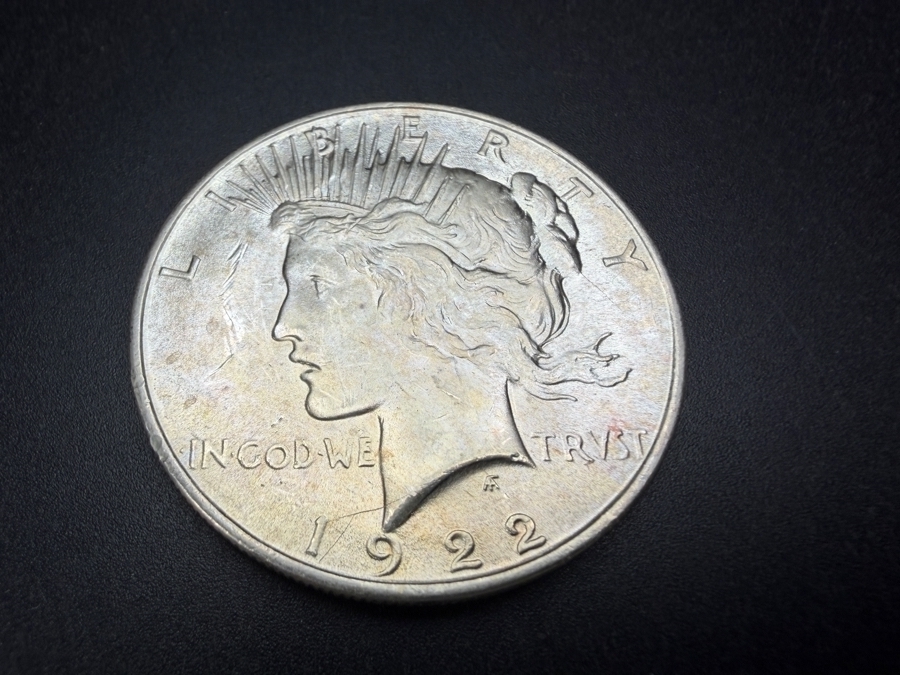 1922 Brilliant Uncirculated Peace Silver Dollar [Photo 2]