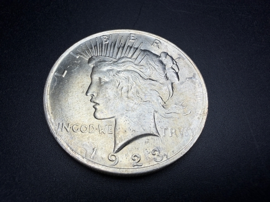 1922 Brilliant Uncirculated Peace Silver Dollar [Photo 2]