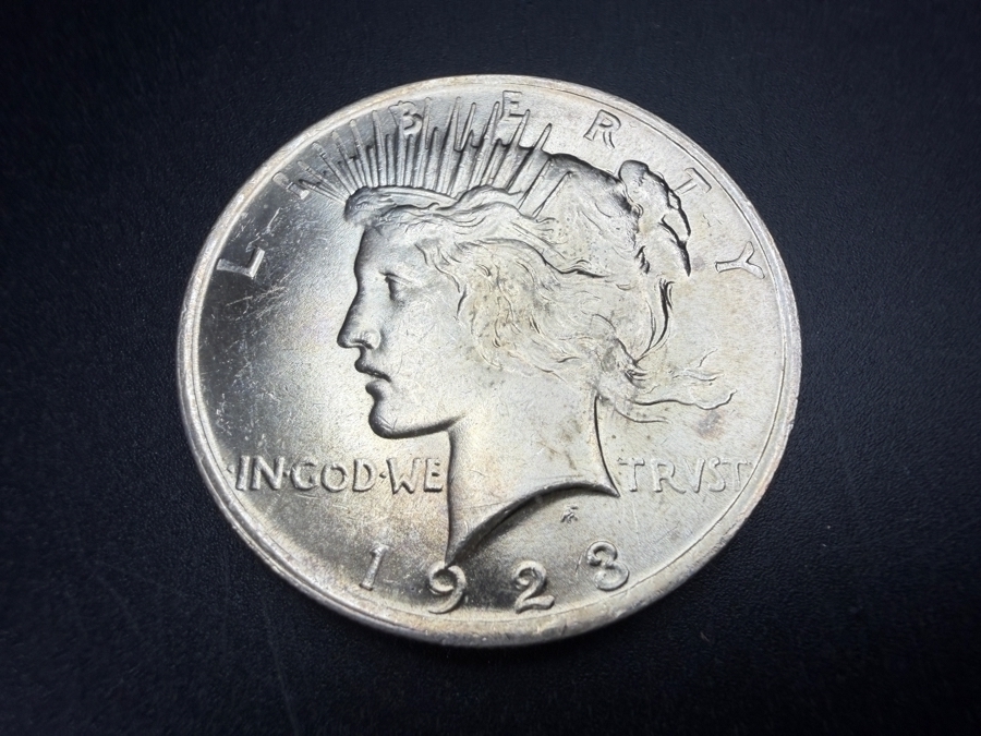 1922 Brilliant Uncirculated Peace Silver Dollar [Photo 2]