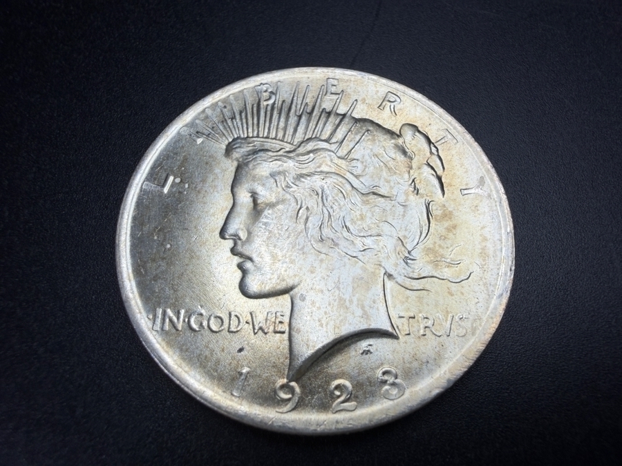1922 Brilliant Uncirculated Peace Silver Dollar [Photo 2]
