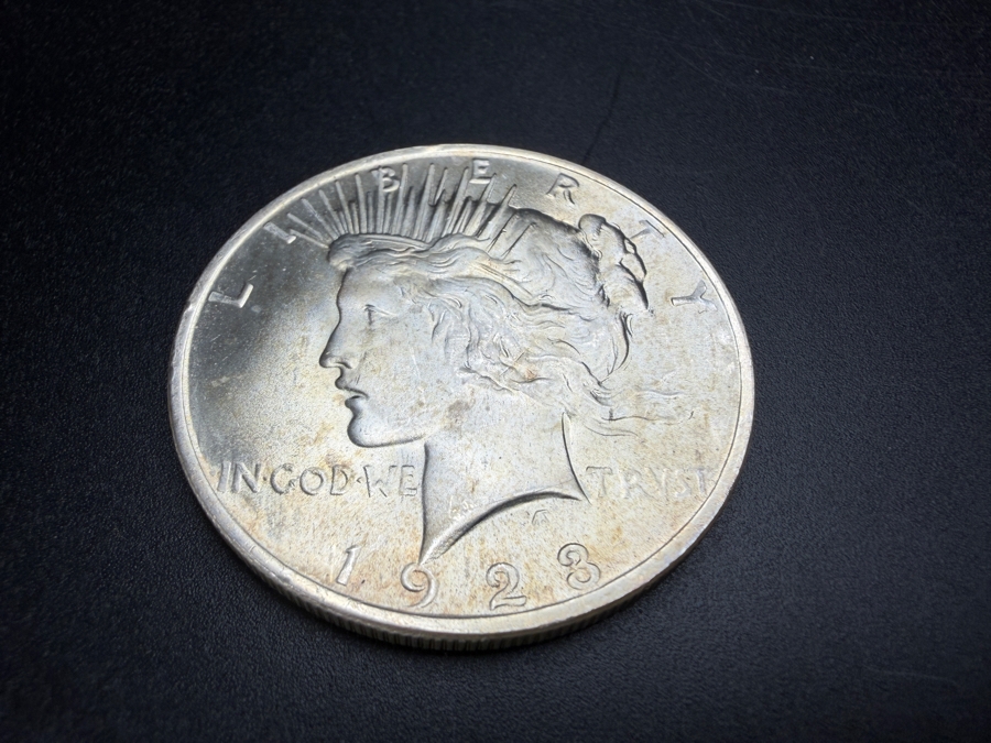1922 Brilliant Uncirculated Peace Silver Dollar [Photo 2]