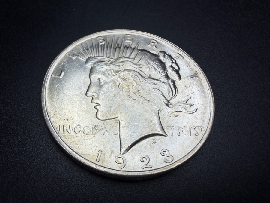 1922 Brilliant Uncirculated Peace Silver Dollar [Photo 2]