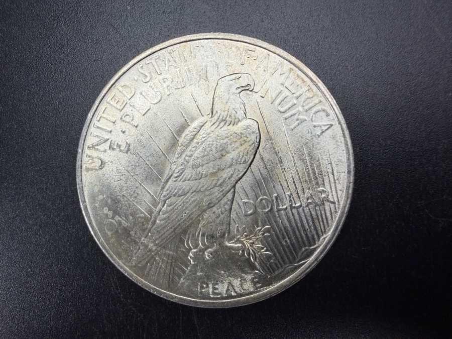 1922 Brilliant Uncirculated Peace Silver Dollar [Photo 3]