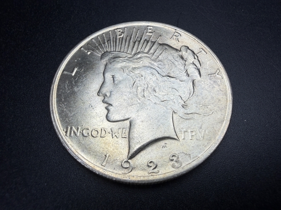 1922 Brilliant Uncirculated Peace Silver Dollar [Photo 2]