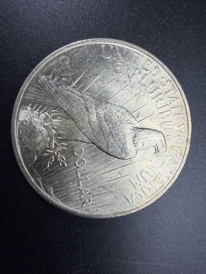 1922 Brilliant Uncirculated Peace Silver Dollar [Photo 3]