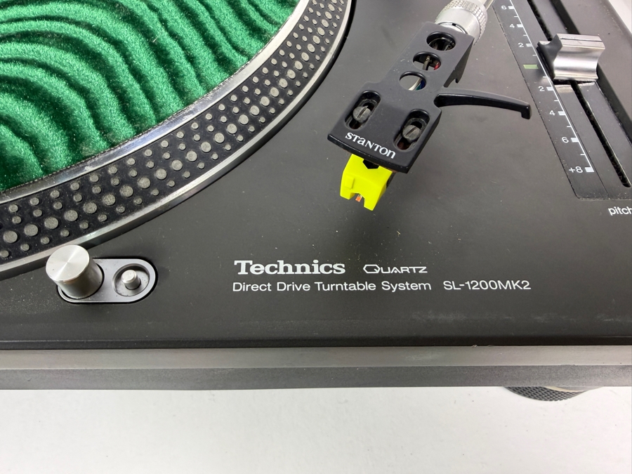 Technics SL-1200MK2 High-End Manual Direct Drive Turntable System With Stanton Headshell Dust Cover Estimate $450 - $800 [Photo 5]