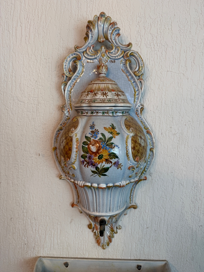 A.R.C. Italian Majolica Ceramic Hand Painted Floral Pattern Wall Fountain Lavabo Set Dated 1968 [Photo 3]