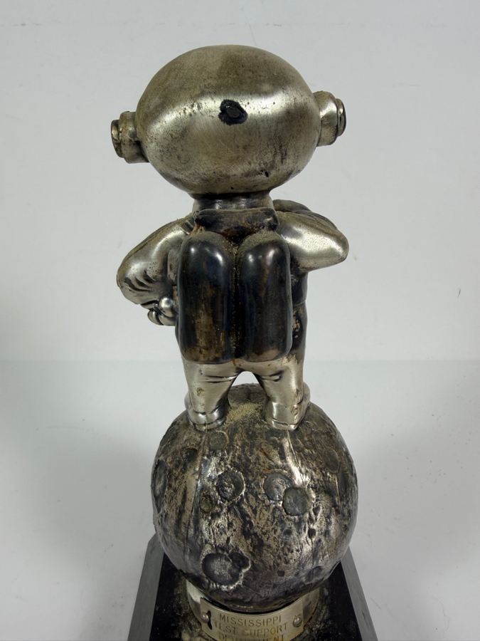Rare Vintage NASA Apollo Program 'Zero Defects' Apolloneer Award Statuette Astronaut Trophy Manufactured by General Electric (GE) Between 1965 and 1969 with 'Mississippi Test Support Department' Engraved on Back 8.5H [Photo 6]